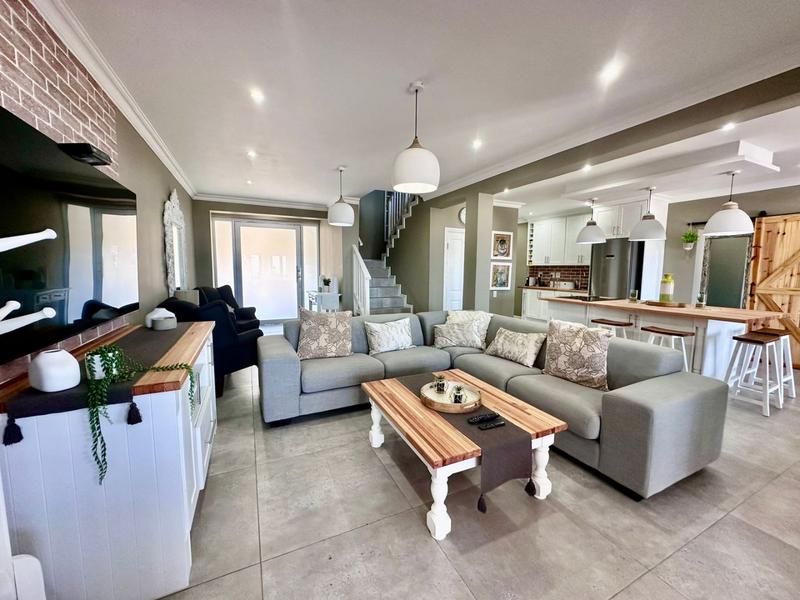 To Let 4 Bedroom Property for Rent in Pinnacle Point Golf Estate Western Cape